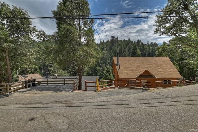 807 Virginia Court, Lake Arrowhead, CA 92352