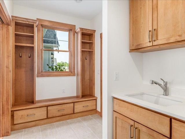 2400 Simply Living Lane, Hudson, WI 54016