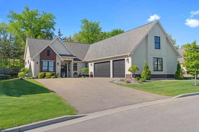 2400 Simply Living Lane, Hudson, WI 54016
