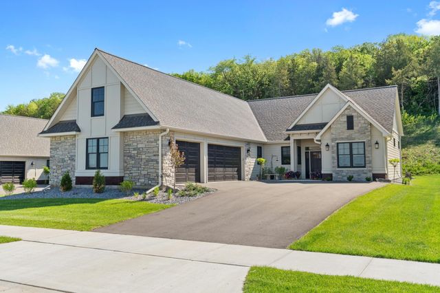 2400 Simply Living Lane, Hudson, WI 54016