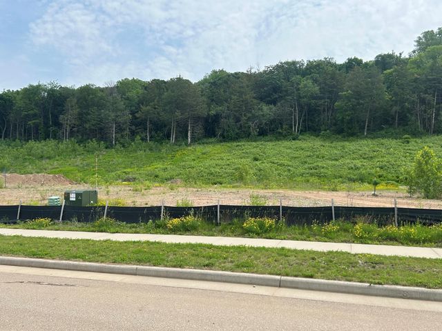 2400 Simply Living Lane, Hudson, WI 54016