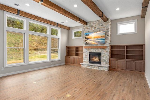 2400 Simply Living Lane, Hudson, WI 54016