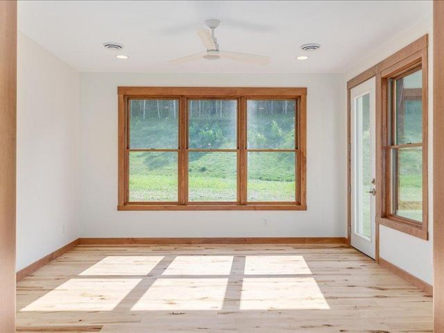 2400 Simply Living Lane, Hudson, WI 54016
