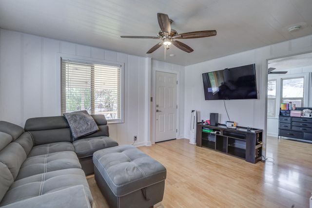 4029 Flower Street, Shasta Lake, CA 96019