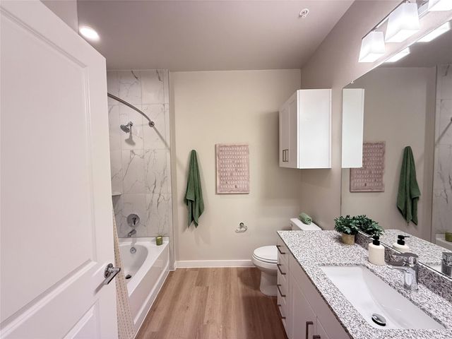 3409 Brinkman St B3.2205, Houston, TX 77018