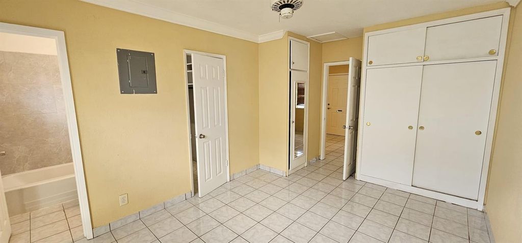2211 Lincoln Street 11, Hollywood, FL 33020