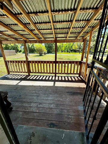810 W North Street, Livingston, TX 77351