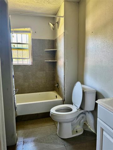 810 W North Street, Livingston, TX 77351