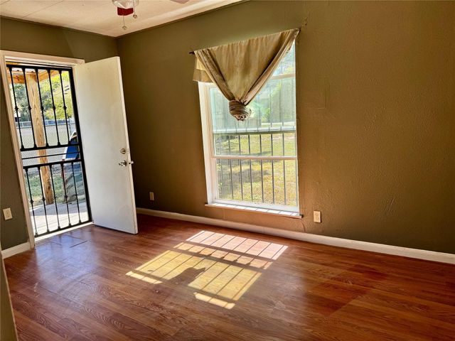 810 W North Street, Livingston, TX 77351