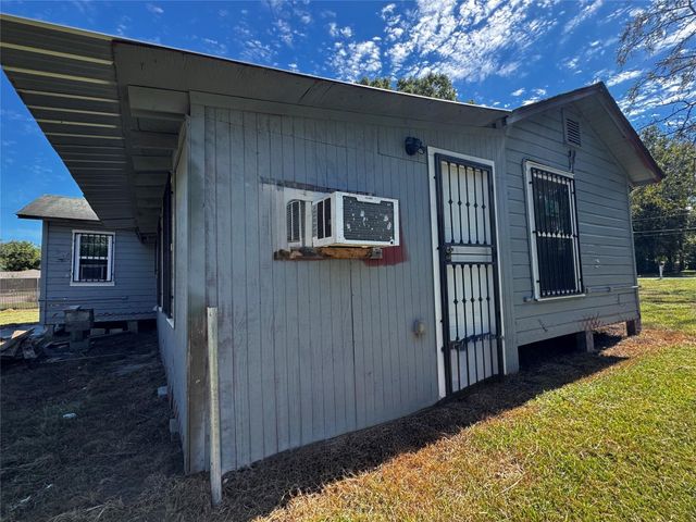 810 W North Street, Livingston, TX 77351