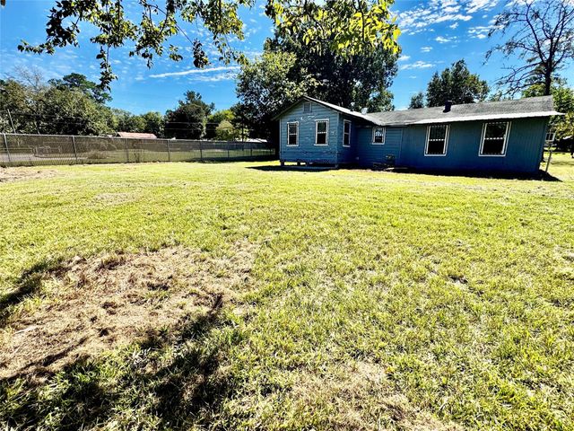 810 W North Street, Livingston, TX 77351