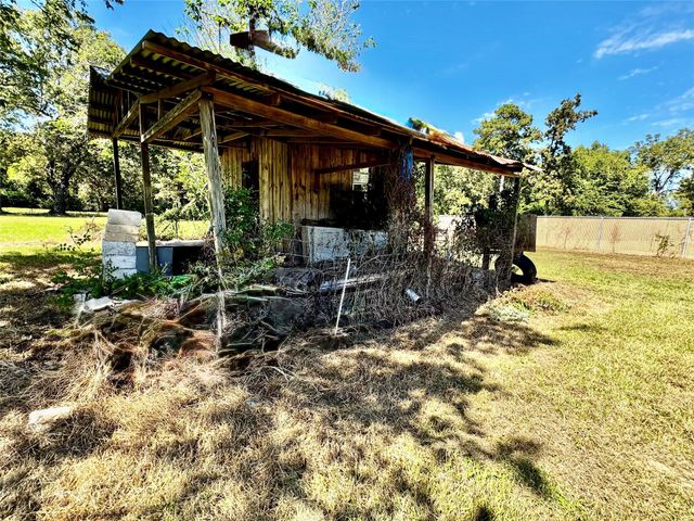 810 W North Street, Livingston, TX 77351