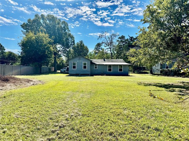 810 W North Street, Livingston, TX 77351