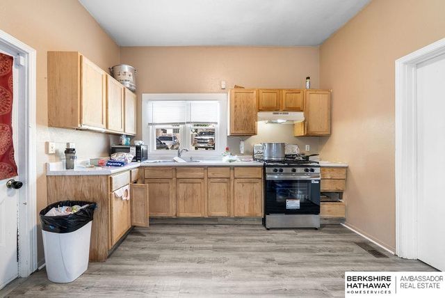 4518 S 17th Street, Omaha, NE 68107