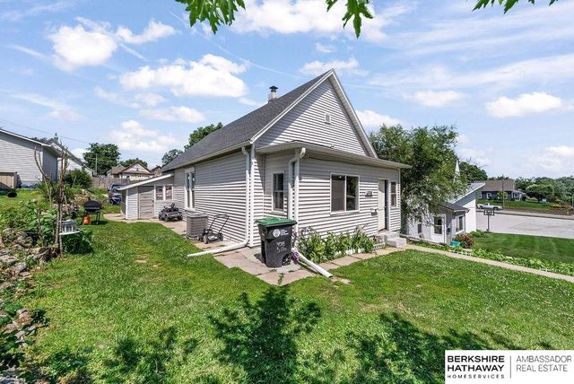4518 S 17th Street, Omaha, NE 68107