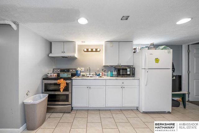 4518 S 17th Street, Omaha, NE 68107