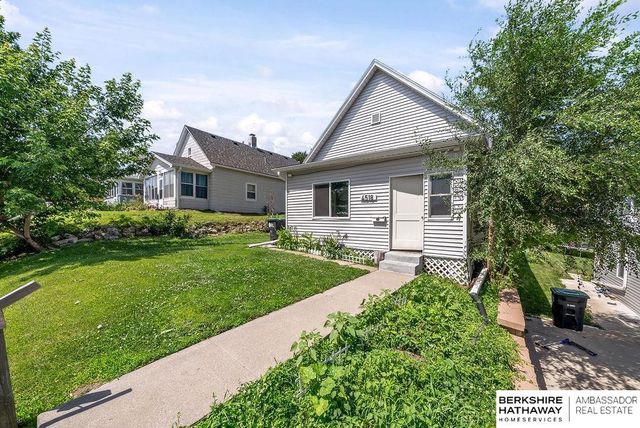 4518 S 17th Street, Omaha, NE 68107