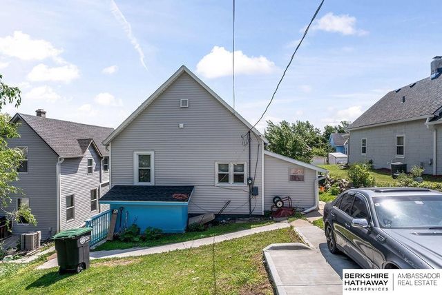 4518 S 17th Street, Omaha, NE 68107