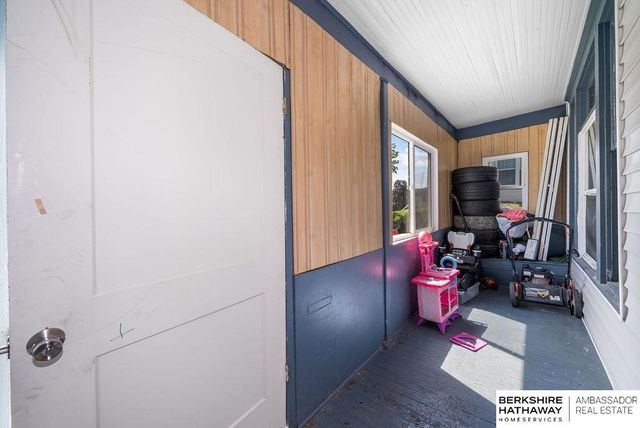 4518 S 17th Street, Omaha, NE 68107