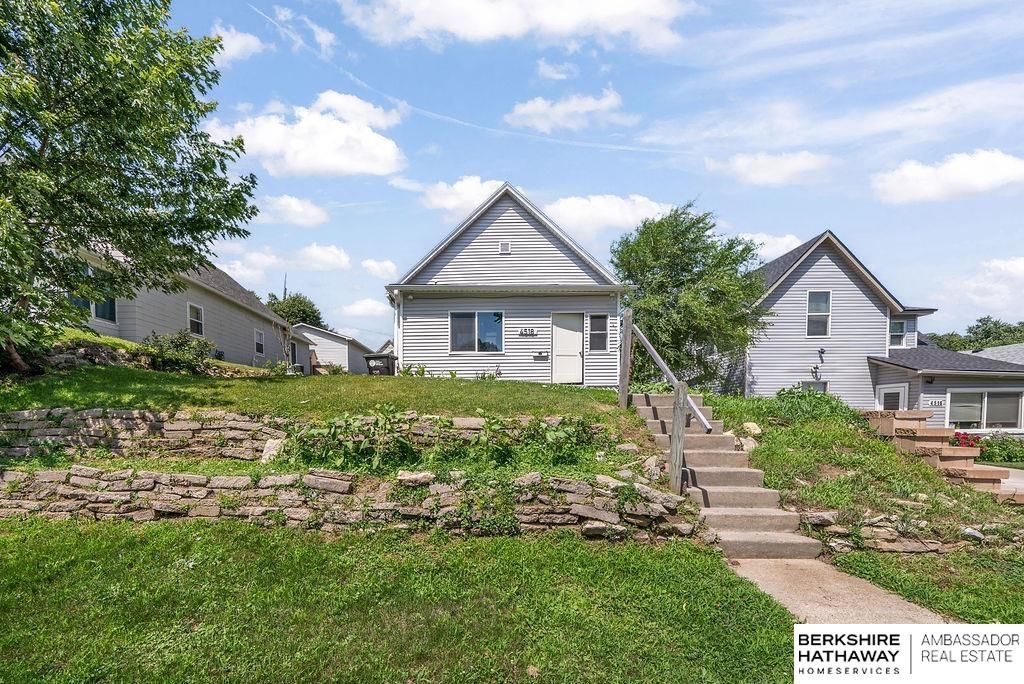 4518 S 17th Street, Omaha, NE 68107