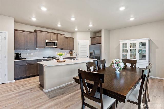 980 Thrush Court SE, Port Orchard, WA 98366