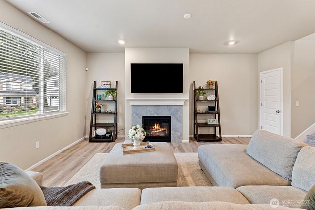 980 Thrush Court SE, Port Orchard, WA 98366