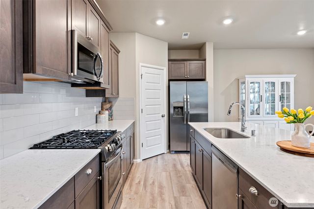 980 Thrush Court SE, Port Orchard, WA 98366