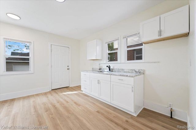 2633 Burlingame Street, Detroit, MI 48206