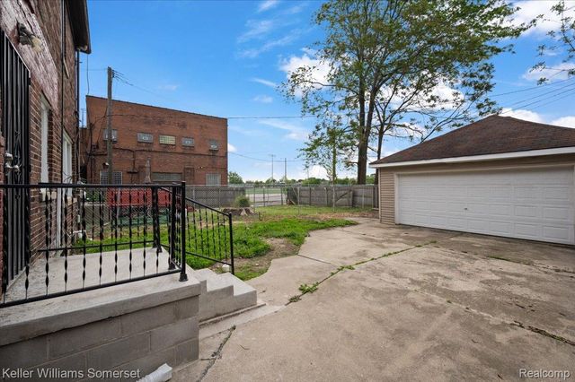 2633 Burlingame Street, Detroit, MI 48206