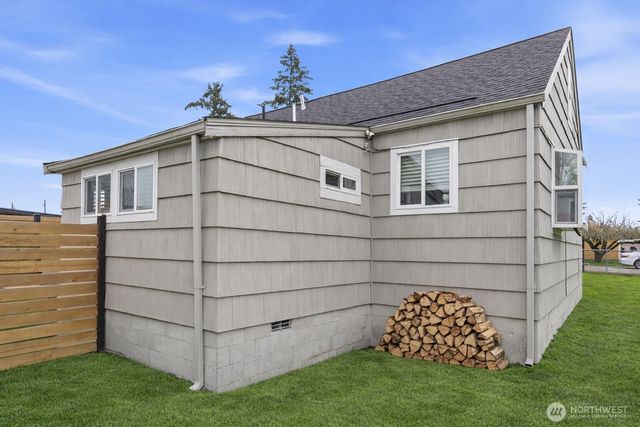 11112 9th Court S, Tacoma, WA 98444