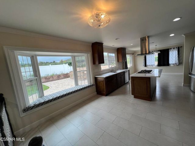 334 W Avenida De Las Flores, Thousand Oaks, CA 91360