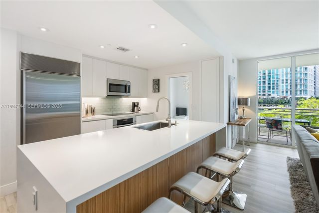 901 Brickell Key Blvd 305, Miami, FL 33131