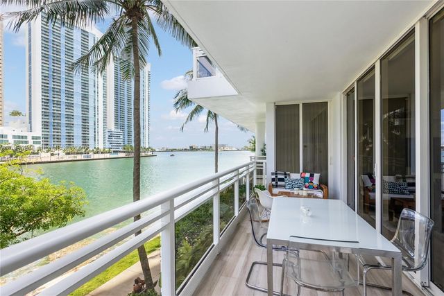 901 Brickell Key Blvd 305, Miami, FL 33131