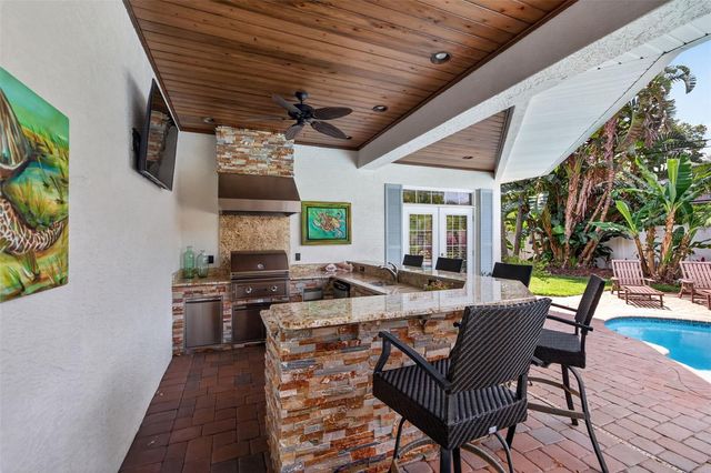 445 PARK AVENUE, Belleair, FL 33756