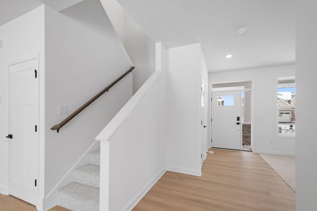 7555 Upper 42nd Street N, Oakdale, MN 55128