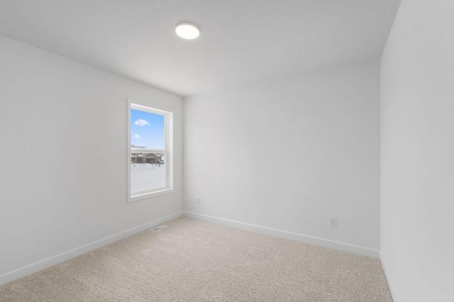 7555 Upper 42nd Street N, Oakdale, MN 55128