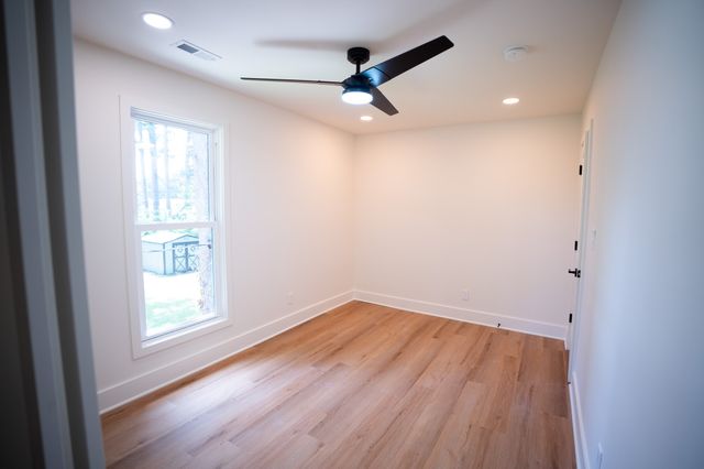 5033 Collinwood Dr, Clarksville, TN 37042