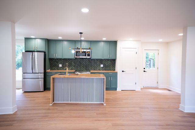 5033 Collinwood Dr, Clarksville, TN 37042