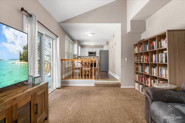 205 Churchill Lane, Aurora, IL 60504