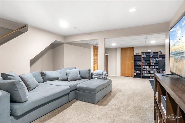 205 Churchill Lane, Aurora, IL 60504