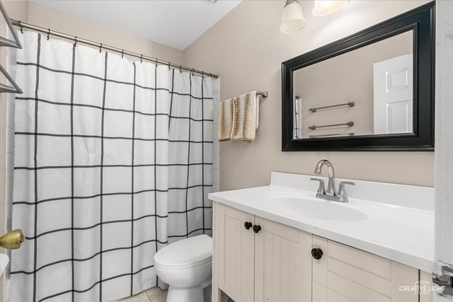 205 Churchill Lane, Aurora, IL 60504