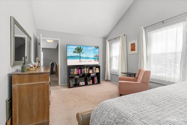 205 Churchill Lane, Aurora, IL 60504