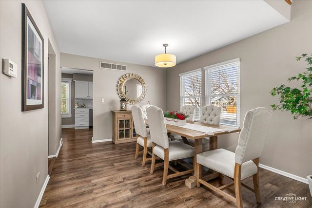 205 Churchill Lane, Aurora, IL 60504