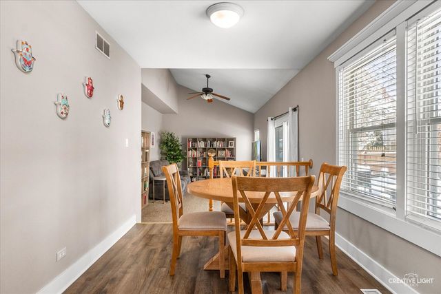 205 Churchill Lane, Aurora, IL 60504