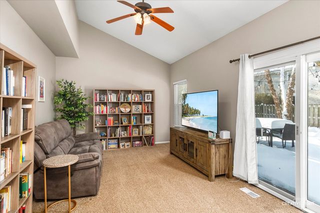 205 Churchill Lane, Aurora, IL 60504