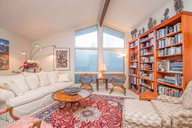 8613 Wimbledon Drive, Knoxville, TN 37923