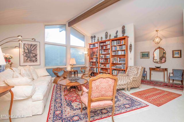 8613 Wimbledon Drive, Knoxville, TN 37923