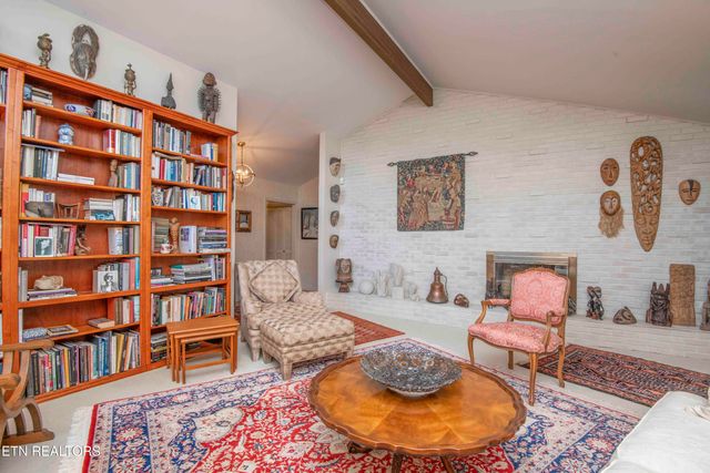 8613 Wimbledon Drive, Knoxville, TN 37923