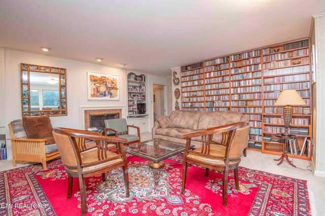 8613 Wimbledon Drive, Knoxville, TN 37923