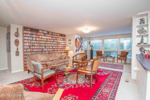 8613 Wimbledon Drive, Knoxville, TN 37923